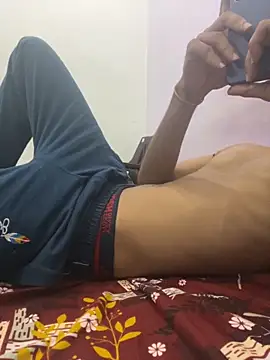 Snapshot of funny_sexxx chatting on 09/15/25, 06:02 funny sexxx online show from 09/15/25, 06:02