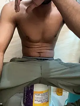 Snapshot of funny_sexxx chatting on 11/18/25, 09:14 funny sexxx online show from 11/18/25, 09:14