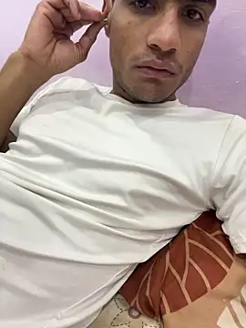 Snapshot of funny_sexxx chatting on 12/05/25, 06:22 funny sexxx online show from 12/05/25, 06:22