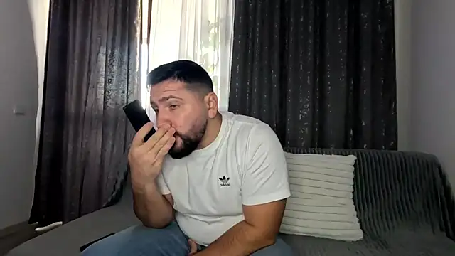 Gold Alpha Boy online show from 10/28/25, 01:14