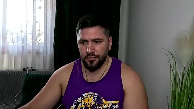 Gold Alpha Boy online show from 04/04/26, 12:46