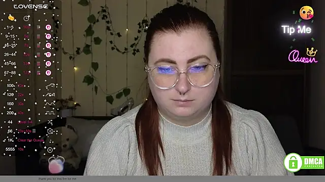 Snapshot of Alicia_love00 chatting on 04/25/26, 05:21 Alicia love00 online show from 04/25/26, 05:21
