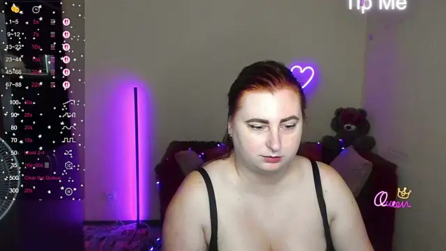 Snapshot of Alicia_love00 chatting on 06/22/26, 05:26 Alicia love00 online show from 06/22/26, 05:26