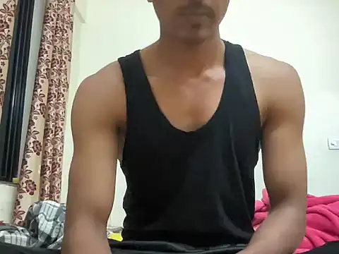 Snapshot of modelguyyy chatting on 11/16/25, 12:33 modelguyyy online show from 11/16/25, 12:33