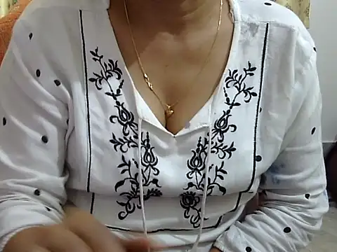 CHAMELI4747 online show from 02/09/26, 07:56