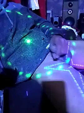 Oaxhot online show from 10/30/25, 07:10