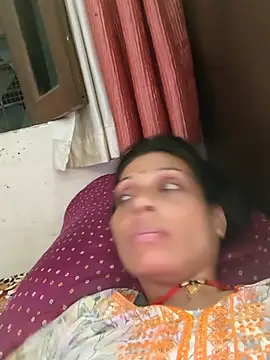 ISHANI-SINGH online show from 10/15/25, 03:45