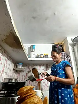 Snapshot of ISHANI-SINGH chatting on 06/18/26, 03:29 ISHANI-SINGH online show from 06/18/26, 03:29