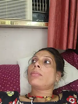 Snapshot of ISHANI-SINGH chatting on 07/13/26, 01:03 ISHANI-SINGH online show from 07/13/26, 01:03