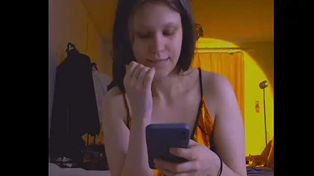 Snapshot of Lunliss chatting on 06/28/26, 06:03 Lunliss online show from 06/28/26, 06:03