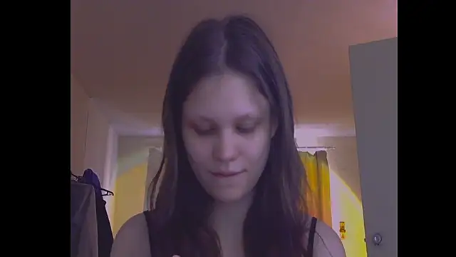 Snapshot of Lunliss chatting on 08/02/26, 04:27 Lunliss online show from 08/02/26, 04:27