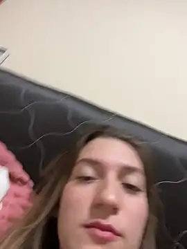 Snapshot of SafadaJS chatting on 11/20/25, 02:56 SafadaJS online show from 11/20/25, 02:56