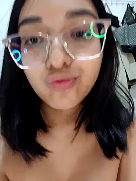 Snapshot of Milly_Sweet14 chatting on 09/17/25, 10:55 Milly Sweet14 online show from 09/17/25, 10:55