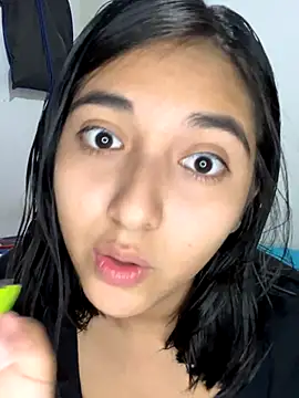 Snapshot of Milly_Sweet14 chatting on 09/25/25, 03:10 Milly Sweet14 online show from 09/25/25, 03:10