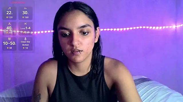 Snapshot of Ari_20_ chatting on 04/10/26, 05:17 Ari 20 online show from 04/10/26, 05:17