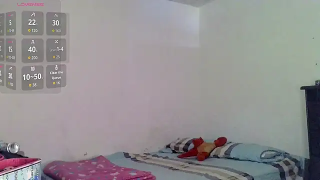 Snapshot of Ari_20_ chatting on 05/10/26, 04:01 Ari 20 online show from 05/10/26, 04:01