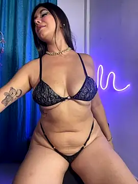 Snapshot of Megan-picozi chatting on 09/26/25, 02:04 Megan-picozi online show from 09/26/25, 02:04