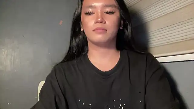 Claudia Johnson online show from 09/30/25, 04:23