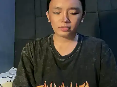 Claudia Johnson online show from 11/14/25, 02:21