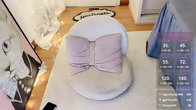 Snapshot of charlotte520 chatting on 10/14/25, 03:29 charlotte520 online show from 10/14/25, 03:29