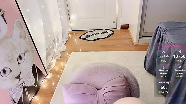 Snapshot of charlotte520 chatting on 10/28/25, 12:36 charlotte520 online show from 10/28/25, 12:36