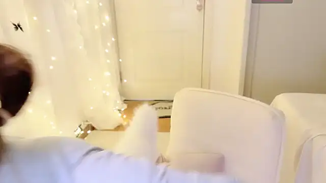 Snapshot of charlotte520 chatting on 11/14/25, 01:59 charlotte520 online show from 11/14/25, 01:59