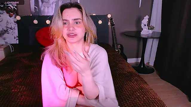 Chloe Ravens online show from 09/11/25, 08:20