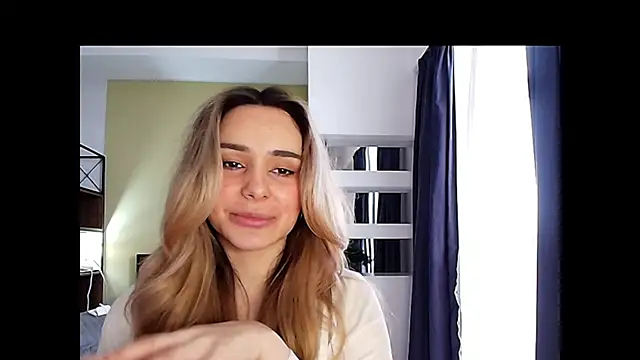 Chloe Ravens online show from 12/18/25, 10:54