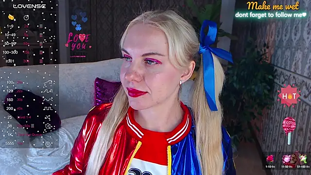 Snapshot of LiSinDoll chatting on 10/10/25, 01:48 LiSinDoll online show from 10/10/25, 01:48