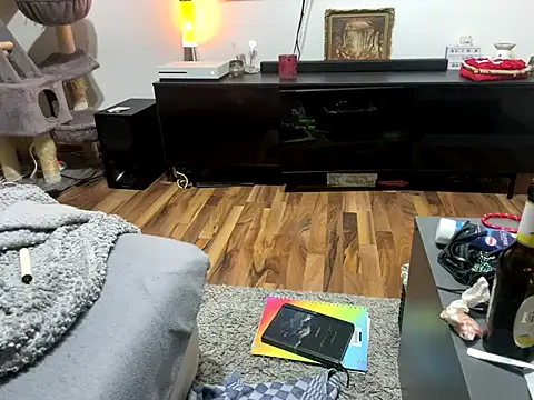 Snapshot of RedLayla chatting on 10/07/25, 07:33 RedLayla online show from 10/07/25, 07:33