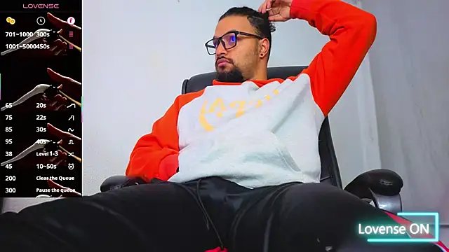 Ernesto-Rodriguez82 online show from 12/23/25, 02:42