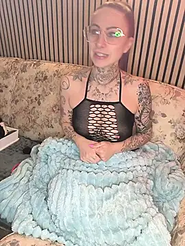 Snapshot of Dirty_Mel chatting on 02/05/26, 07:07 Dirty Mel online show from 02/05/26, 07:07