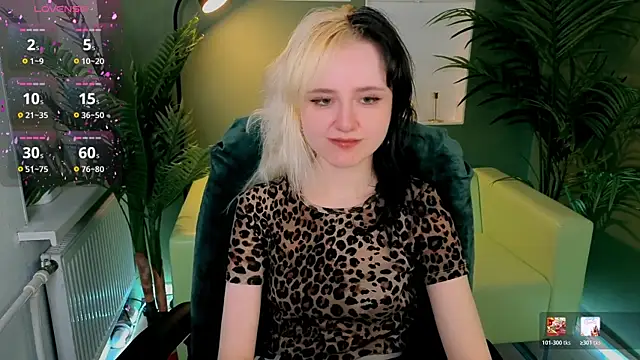 girl next doorr online show from 03/28/26, 01:11