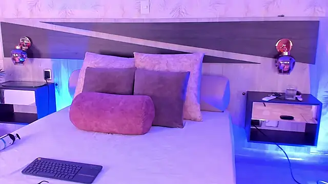 Adaa Stone online show from 12/18/25, 03:45