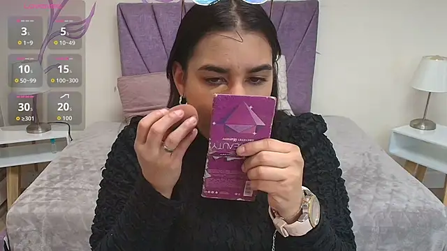 Lia Blake  online show from 09/12/25, 12:05