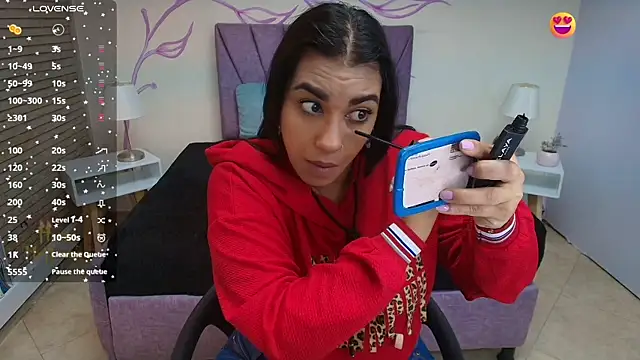 Lia Blake  online show from 12/02/25, 12:21