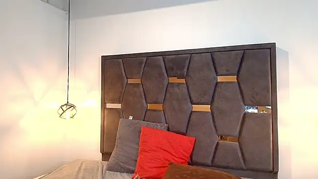 Lia Blake  online show from 04/08/26, 11:48