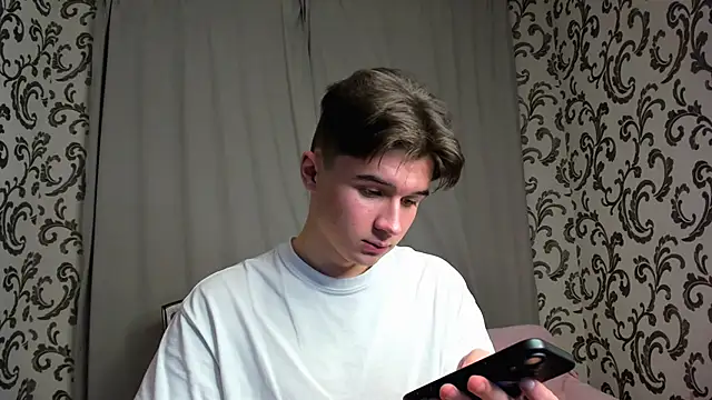 Snapshot of SherlockMax chatting on 09/09/25, 03:00 SherlockMax online show from 09/09/25, 03:00