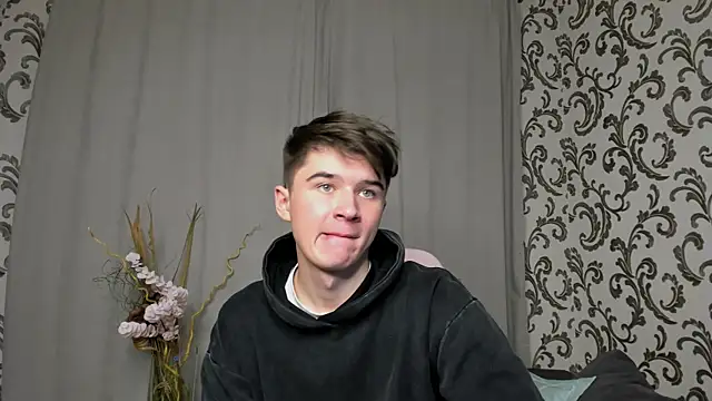 Snapshot of SherlockMax chatting on 09/16/25, 04:08 SherlockMax online show from 09/16/25, 04:08