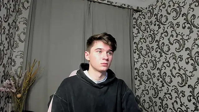 Snapshot of SherlockMax chatting on 09/24/25, 03:37 SherlockMax online show from 09/24/25, 03:37