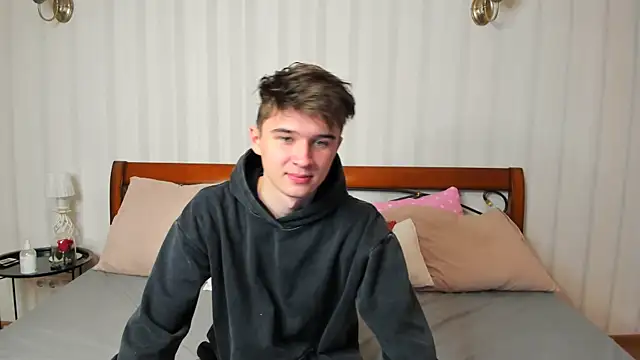 Snapshot of SherlockMax chatting on 09/27/25, 07:30 SherlockMax online show from 09/27/25, 07:30