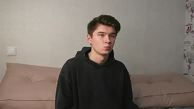 Snapshot of SherlockMax chatting on 10/19/25, 08:42 SherlockMax online show from 10/19/25, 08:42