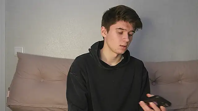 Snapshot of SherlockMax chatting on 10/24/25, 07:32 SherlockMax online show from 10/24/25, 07:32