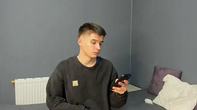 Snapshot of SherlockMax chatting on 11/11/25, 06:41 SherlockMax online show from 11/11/25, 06:41