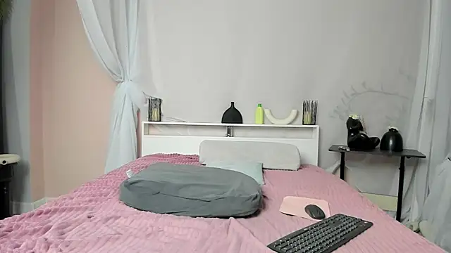 Snapshot of SherlockMax chatting on 01/13/26, 07:24 SherlockMax online show from 01/13/26, 07:24