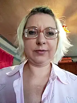 Snapshot of VikaKing chatting on 05/28/26, 04:54 VikaKing online show from 05/28/26, 04:54