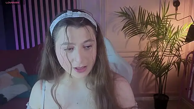 Queen Michelle  online show from 09/29/25, 07:02