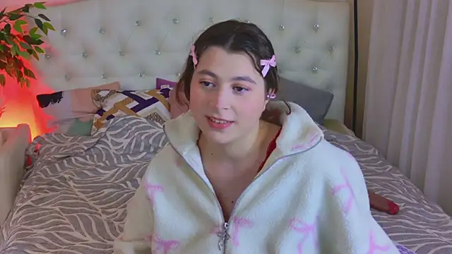 Queen Michelle  online show from 04/23/26, 10:56