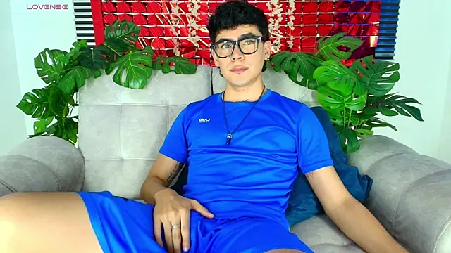 CamiiGuzmanX online show from 02/27/26, 08:42