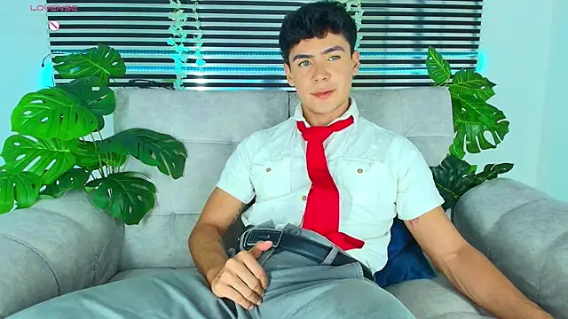 CamiiGuzmanX online show from 04/11/26, 06:51